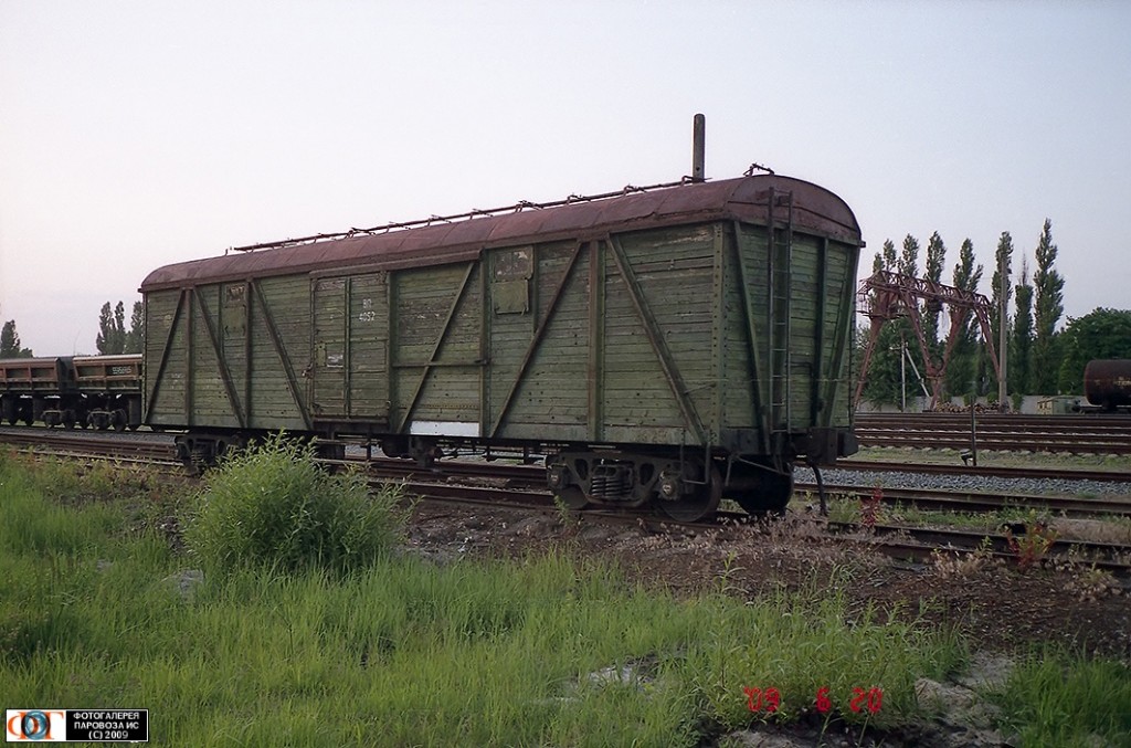 Старый крытый вагон