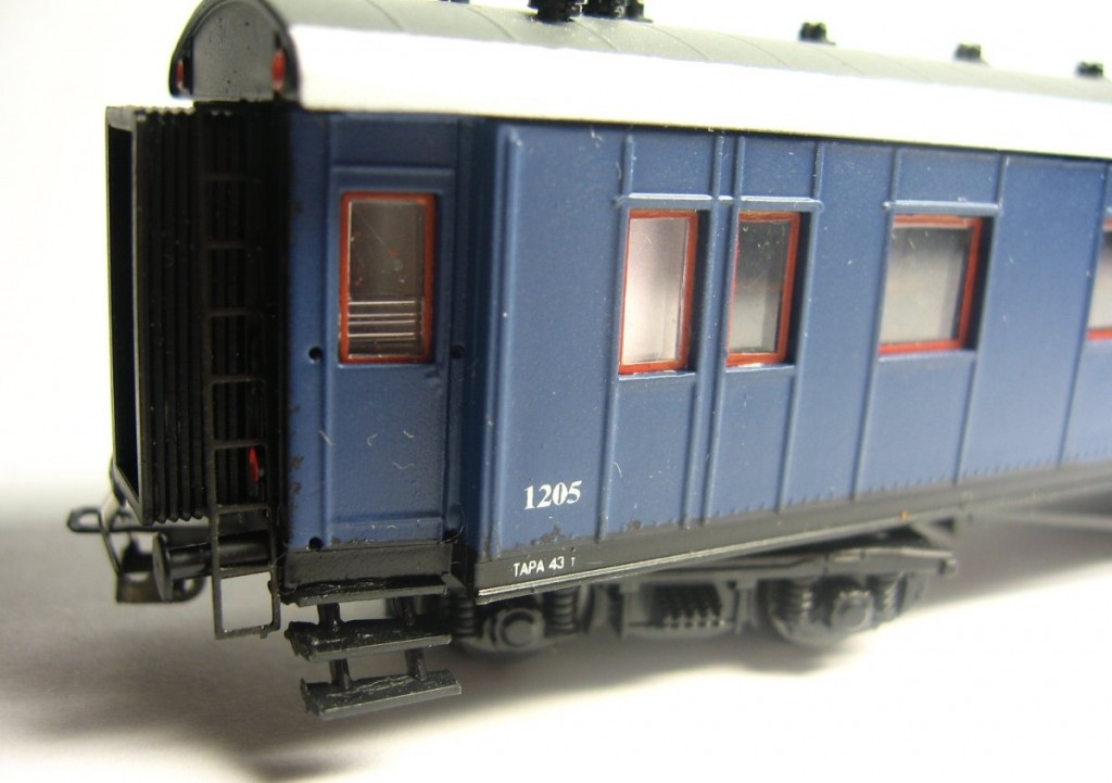 Модель пассажирского вагона 1 класса, ТТ (1:120)